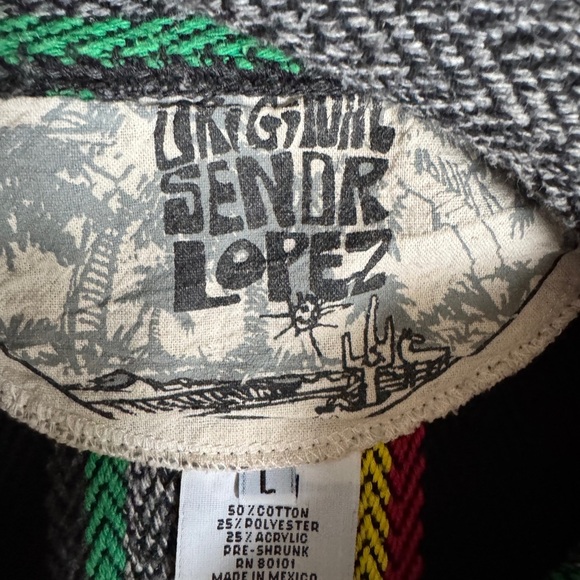 Hooded Poncho - Picture 3 of 3